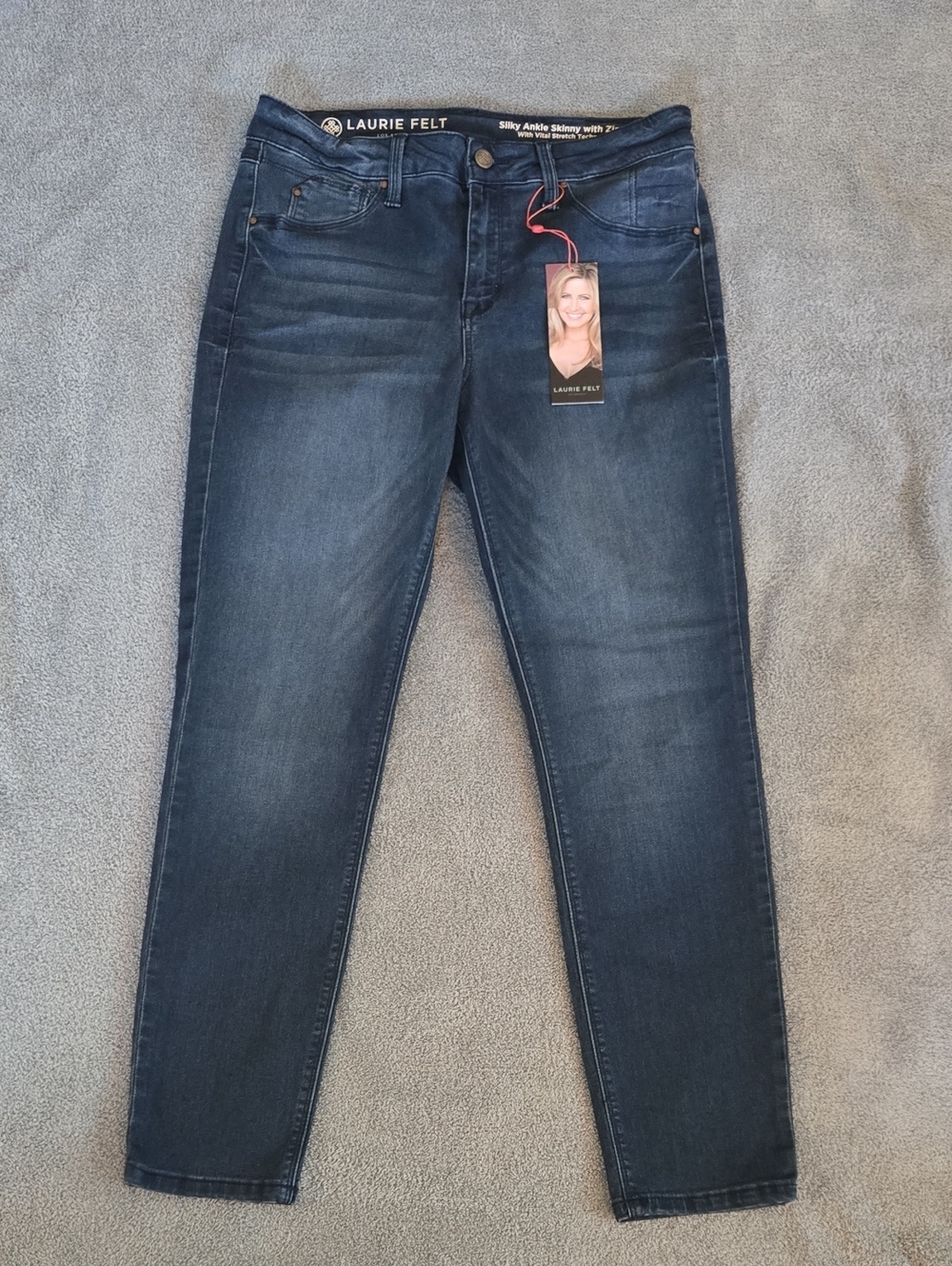 Laurie Felt Silky Stretch Ankle Skinny With Zipper Medium